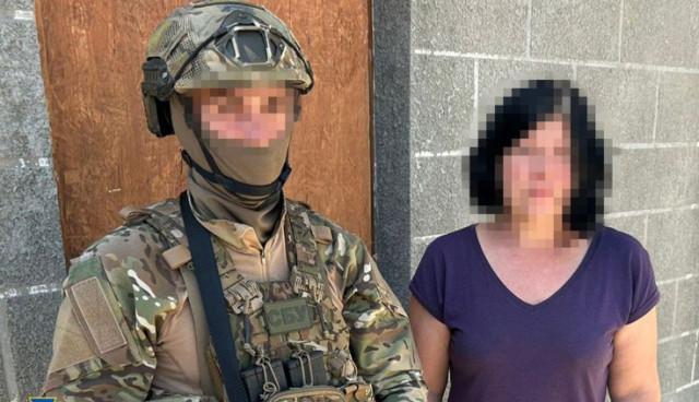 The Security Service of Ukraine personnel and a suspect