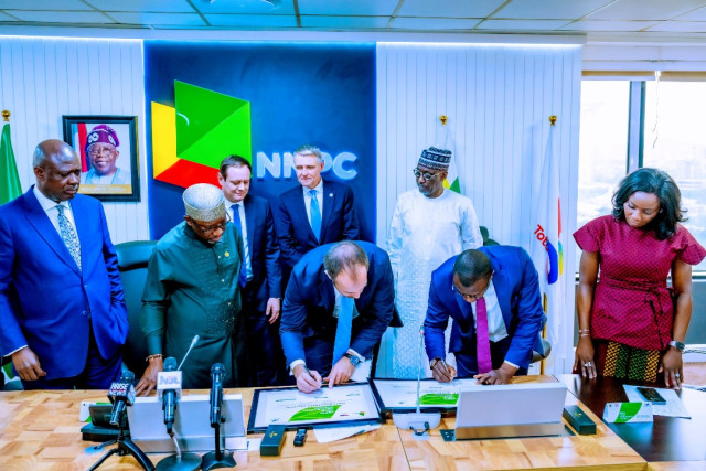 Representatives of the NNPC and TotalEnergies JV signing the investment deal to boost Nigeria's gas production.