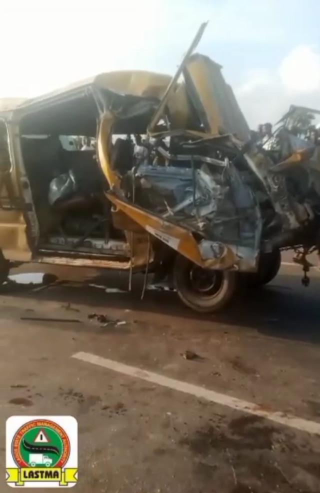 Wreckage of the accident.
