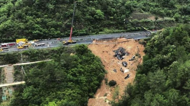 Bridge in northern China collapsed amid torrential rains