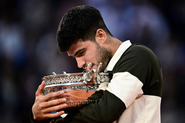 Carlos Alcaraz retains French Open title