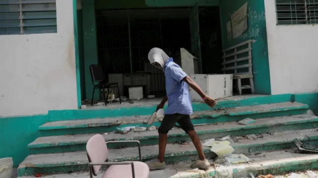 Port-au-Prince hospitals  in Haiti looted by gangs