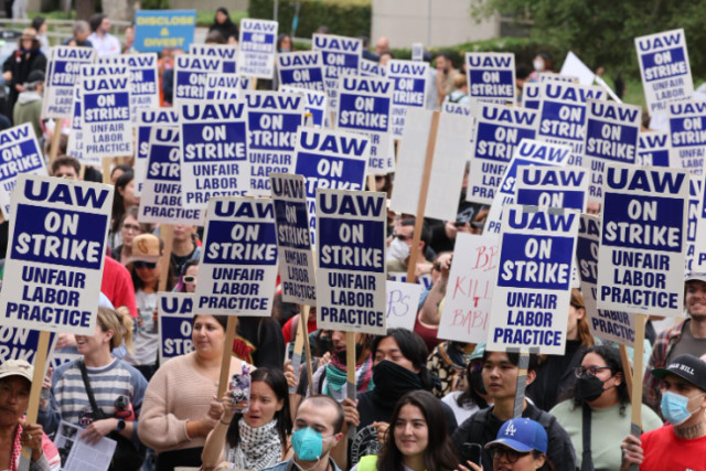 Photo of California University Academic Workers during strike