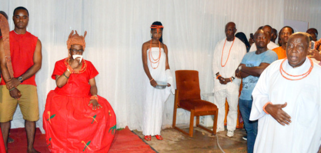 Oba of Benin, Oba Ewuare II, was full of excitement when he received two looted artefacts from Germany