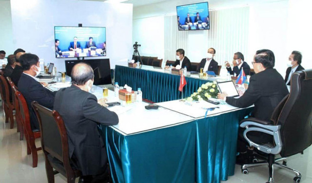 Commerce Minister Pan Sorasak participated in the video conference between Cambodia and China on the progress for the 3rd China Expo.